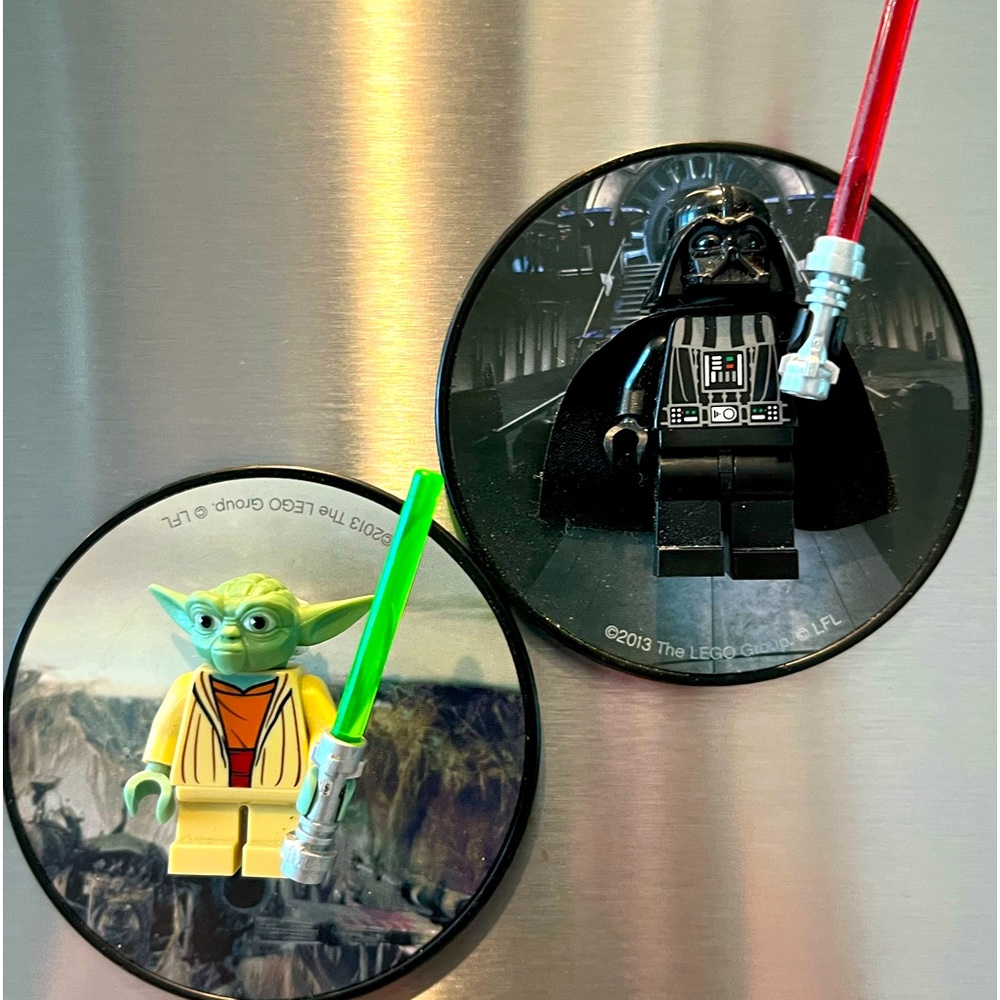 Lego Star Wars Collector Figures Yoda & Darth Vader on magnet background